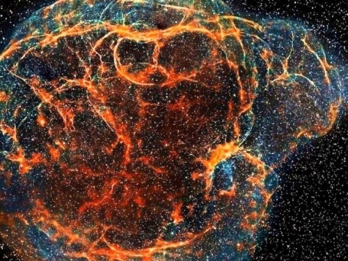 有史以來最明亮的超新星爆炸之一，或許發生在地球的「宇宙後院」