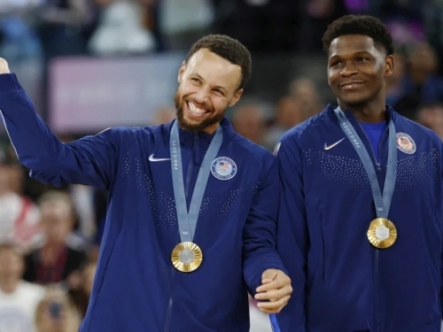 NBA》本季外線大飆升！愛德華請益投籃 柯瑞笑：我不想透露太多