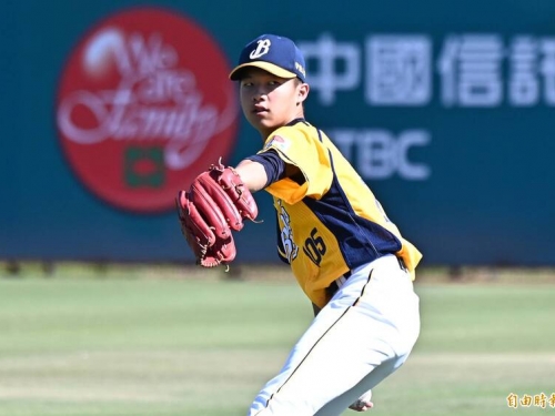 中職》兄弟18歲新星全打席飆K 慶祝動作逗笑助總