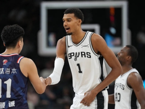 NBA》「法國怪物」溫班亞瑪復出秀全能身手 馬刺打爆廣州龍獅