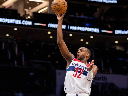 NBA》被交易至巫師的公鹿奪冠功臣米德爾頓 執行下賽季9.8億約