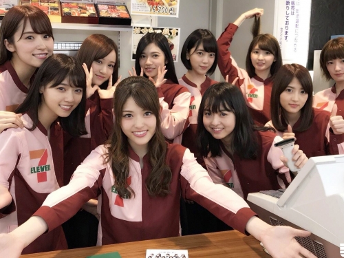 業績爆增！7-11驚見「超正女店員」整間店都是妹！超神猛「辣妹服務」讓客人都暴動了…