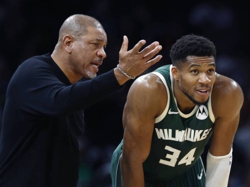 NBA》「穿著別隊球衣的字母哥...」 美媒暗示低迷公鹿的最慘狀況