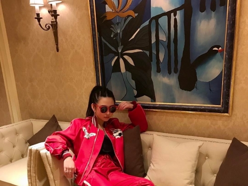 赤裸羔羊有接班人了！性感女神邱淑貞的女兒長大追求者眾多！