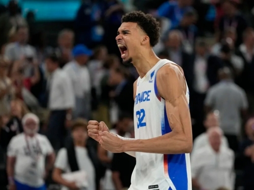 奧運男籃》「我們願意在球場上灑下鮮血」Wembanyama浴血奮戰 法國退德國連兩屆闖金牌戰