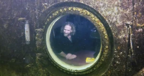 美國教授海底小屋住74天 打破水下生活最久紀錄