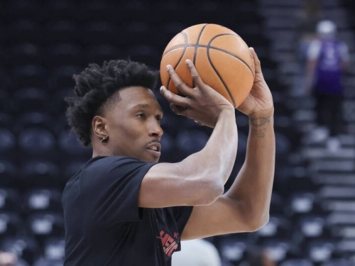 NBA》湖人會在買斷市場補強嗎？ 美媒曝制服組當前想法