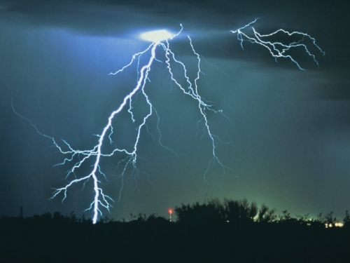 你認識擁有“雷電紋身”的人麼？60萬分之一的概率，相識就是幸運