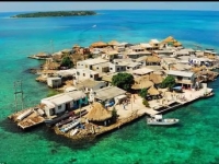 這是全球最稠密的小島，「棒球場大小」竟住了1200人！但這里卻風光獨好…