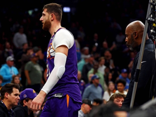 NBA》太陽中鋒諾基奇被冰搞氣氛？ 稱自己跟總教練2個月沒說話