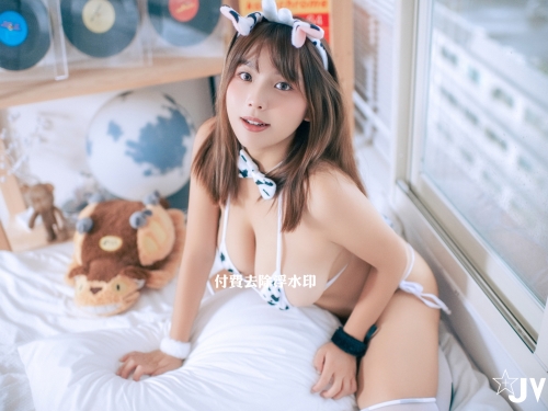 I級女友「語詩」化身發情小乳牛，擠壓晃動豪乳企圖讓主人窒息！