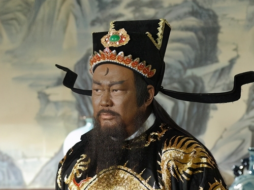 老農的牛夜裡被割了舌頭，包拯卻說：回去把牛殺了，凶手自會現身
