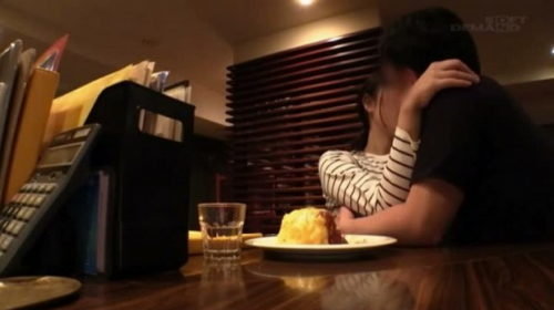 咖啡廳打奶泡～最後卻變跟店長打X！不倫自拍影片流出……順勢成AV女優