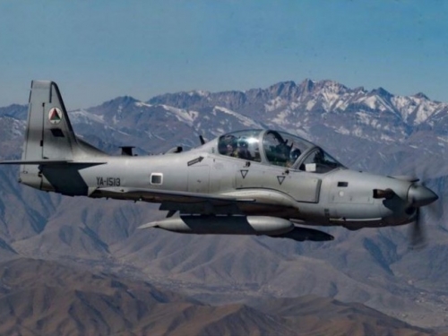 美軍宣布少量採購AT-6與A-29攻擊機