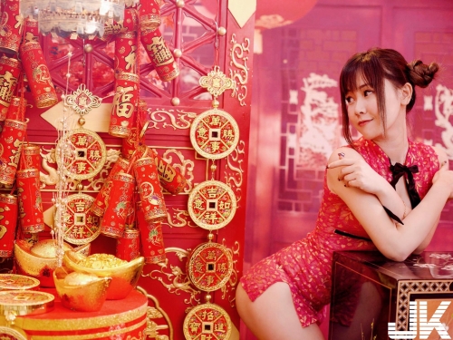 慾火大放送!火辣美乳喜洋洋，「百變女孩」年節尾牙大解放~