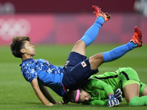 東奧》加拿大女足門將好勇！ 負傷擋下對方12碼球