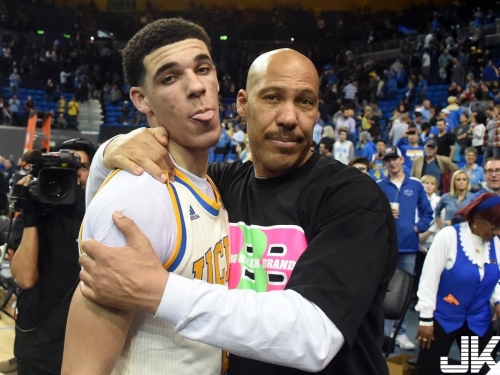 大家都瘋了！ ZO2狂銷495雙 球爸囂張嗆喬丹:他不敢賣因為他不是Lonzo