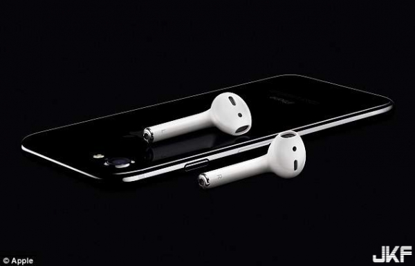 《iPhone7發布會》結束後股價下跌 連網友都上網KUSO......