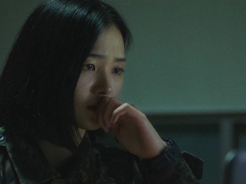 打造軍中之花！2022 軍事驚悚片《絕命警戒區》神秘士兵突現身　竟引發連環死亡案...