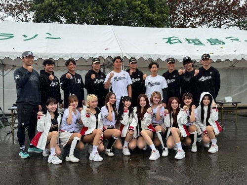 中職》亞洲門戶交流賽因雨取消 澆不熄球迷熱情冒雨參加簽名會