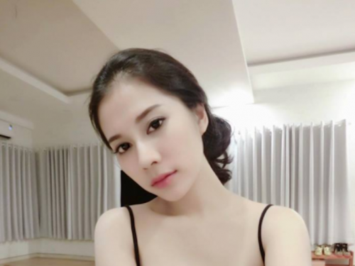 超勾魂「爆乳老闆娘」半夜PO清涼辣照！穿這樣睡覺讓人看得不要不要der…