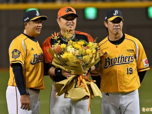 中職》兄弟送上引退禮！ 胡金龍：希望台灣大賽見