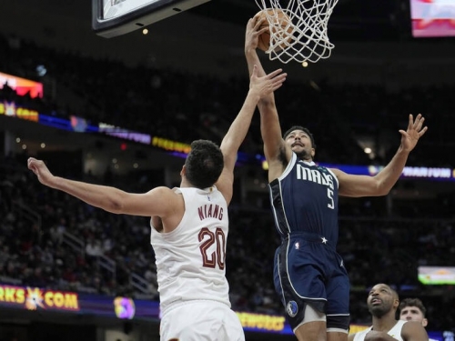 NBA》獨行俠交易東契奇後首戰被打爆 騎士創多項隊史紀錄