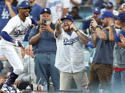 MLB》「你若開轟我就將女兒取名為Mookie」道奇球迷說到做到