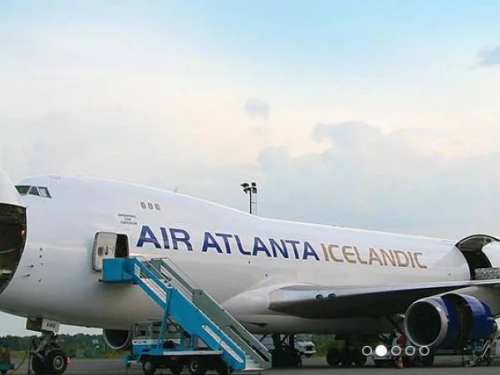 747貨機高空「有嬌客」失控亂跑 機師崩潰求救：需要獸醫待命
