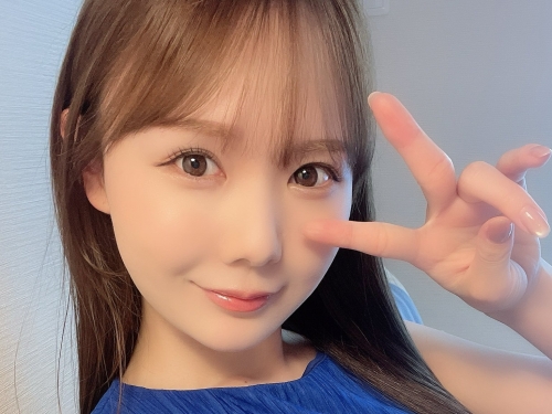 肉食獵人出動！癡女姊姊「miru」超愛趁機吃肉棒 狹窄空間內猛烈榨汁！