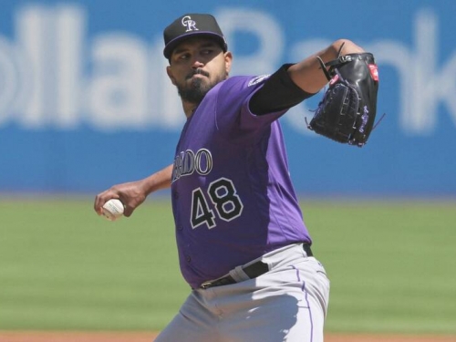 MLB》曾締造「梅達斯完封勝」寫紀錄 洛磯2年6.4億續約明星右投