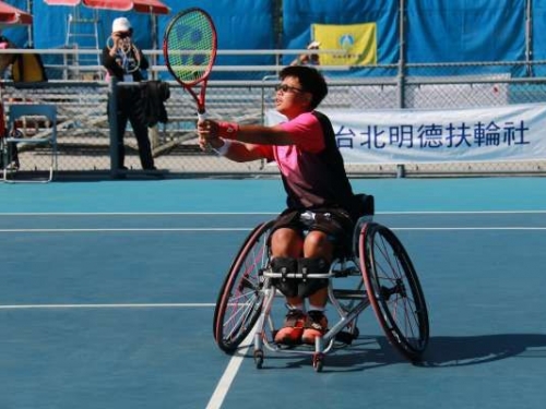 明德快樂盃黃楚茵單打奪冠、雙打亞軍 明年力拚帕運資格