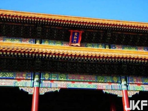 為何故宮牌匾上的「門」字都無勾？誰加上就丟性命