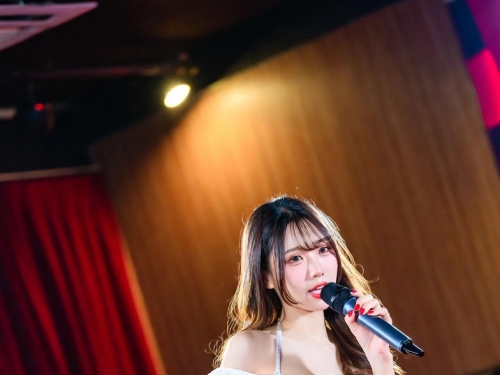 [AI graphic story: KTV's working girls are getting harder and harder]