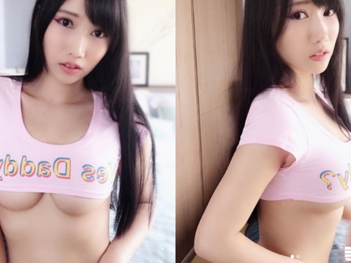 這表情可以！「白嫩美乳正妹」大露南半球伸張正義，但小白兔越看越想欺負啊！