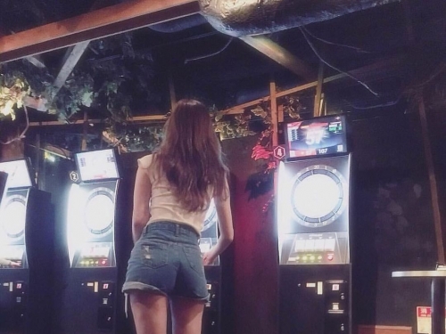 F奶美豔姊姊「豪放巨乳」的深夜誘惑！超性感辣照擄獲一票粉絲