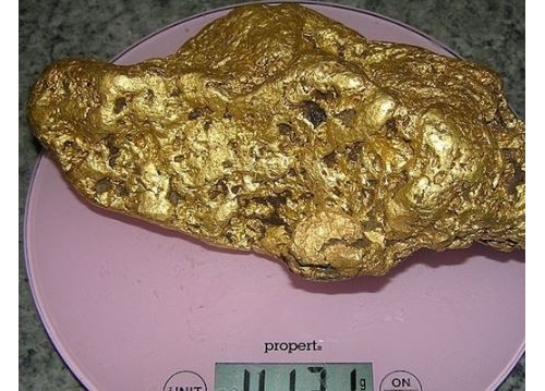 澳洲礦工發財了！ 挖到價值600萬的巨大金塊