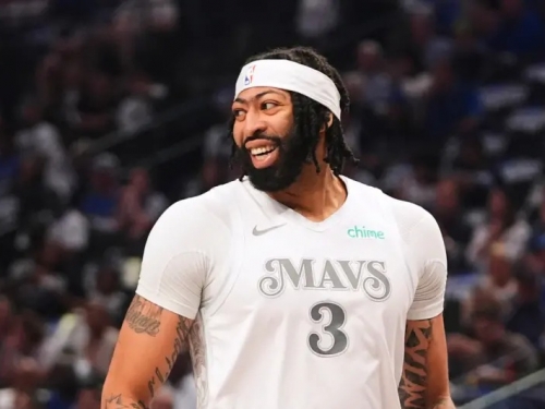 NBA》AD休賽季動刀治療眼傷！回歸進度曝光　獨行俠戰力仍存變數