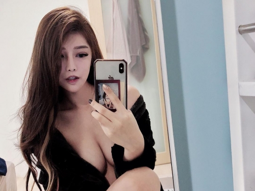 翹臀女神「Linda尤妝妝」化身足球甜心　引誘網友一起來控三顆球（？）