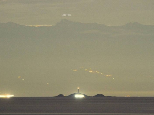 澎湖遙拍玉山驚見「金色人龍」登頂 壯觀美照萬人按讚