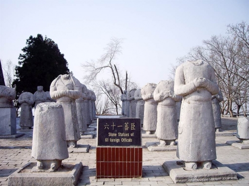 武則天為何用61座無頭石像守墓？專家破解千百年謎團