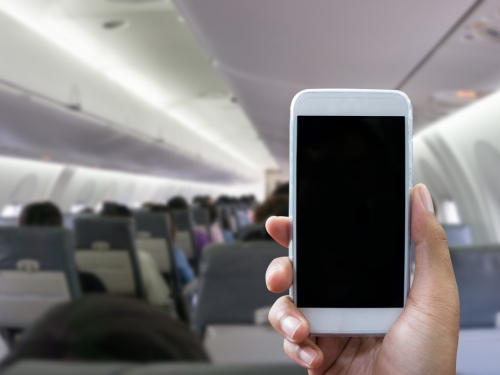 搭機起降手機須轉「飛航模式」 真正原因讓人大吃一驚