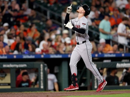 MLB》就打你一人！ 響尾蛇史密斯單場3轟8打點打爆「V中年」