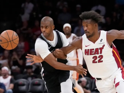 NBA》火藥味十足！Jimmy Butler與「CP3」爆衝突　詭異笑容引熱議