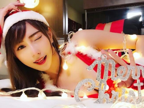 美乳女神「黃艾比」降臨耶誕城！化身性感耶誕老人，讓你單身耶誕夜不再被虐！