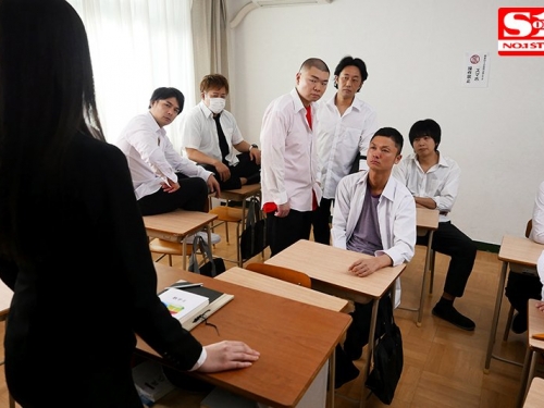 壞學生抓到把柄！黃金比例「G奶女教師」遭淩辱　邊幹邊扯爛黑絲超讚