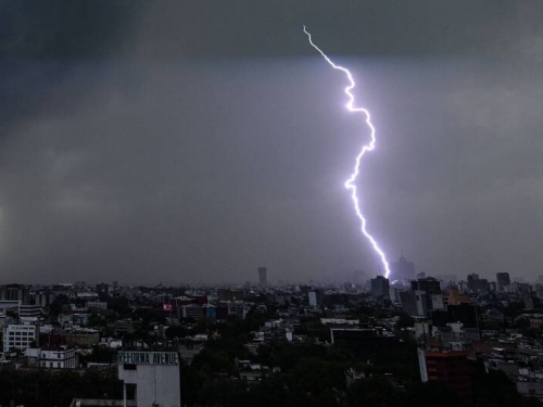閃電史上最長紀錄出爐！ 「超閃電」橫跨美國3州長達830公里
