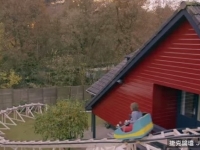 俯衝爬坡超刺激！　荷蘭房仲讓買家坐「雲霄飛車」看房