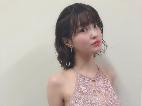 「岸！真的好大」豐滿妹子岸明日香化身小廚娘　獻上奶味滿點料理！
