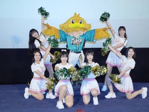 中職》台鋼雄鷹吉祥物TAKAO簽約儀式 宣布妹妹「TAKAMEI」一起加盟了！